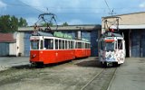 Straßenbahn-und Obusdepot in Sibiu 1996 mit zwei der vier aus Genf übernommenen Züge Schweizer Standardtriebwagen Be 4/4 mit Beiwagen B4.